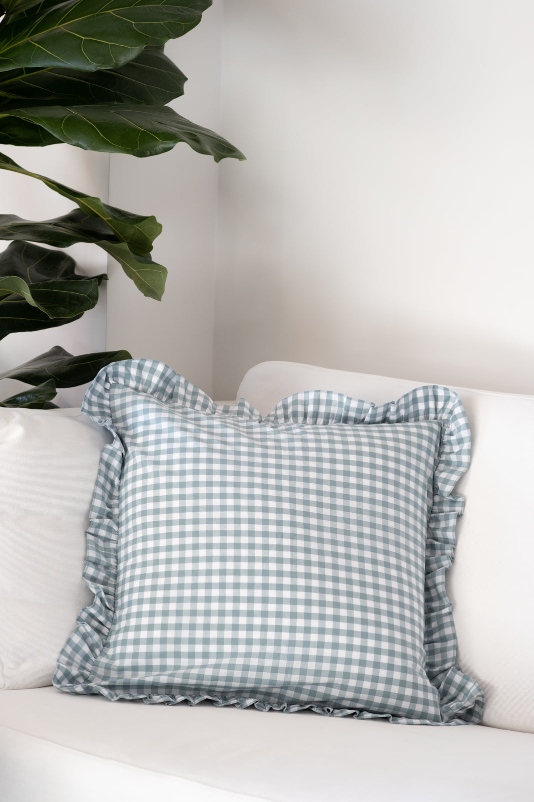 Funda Cojín 50x50 con volante Vichy menta