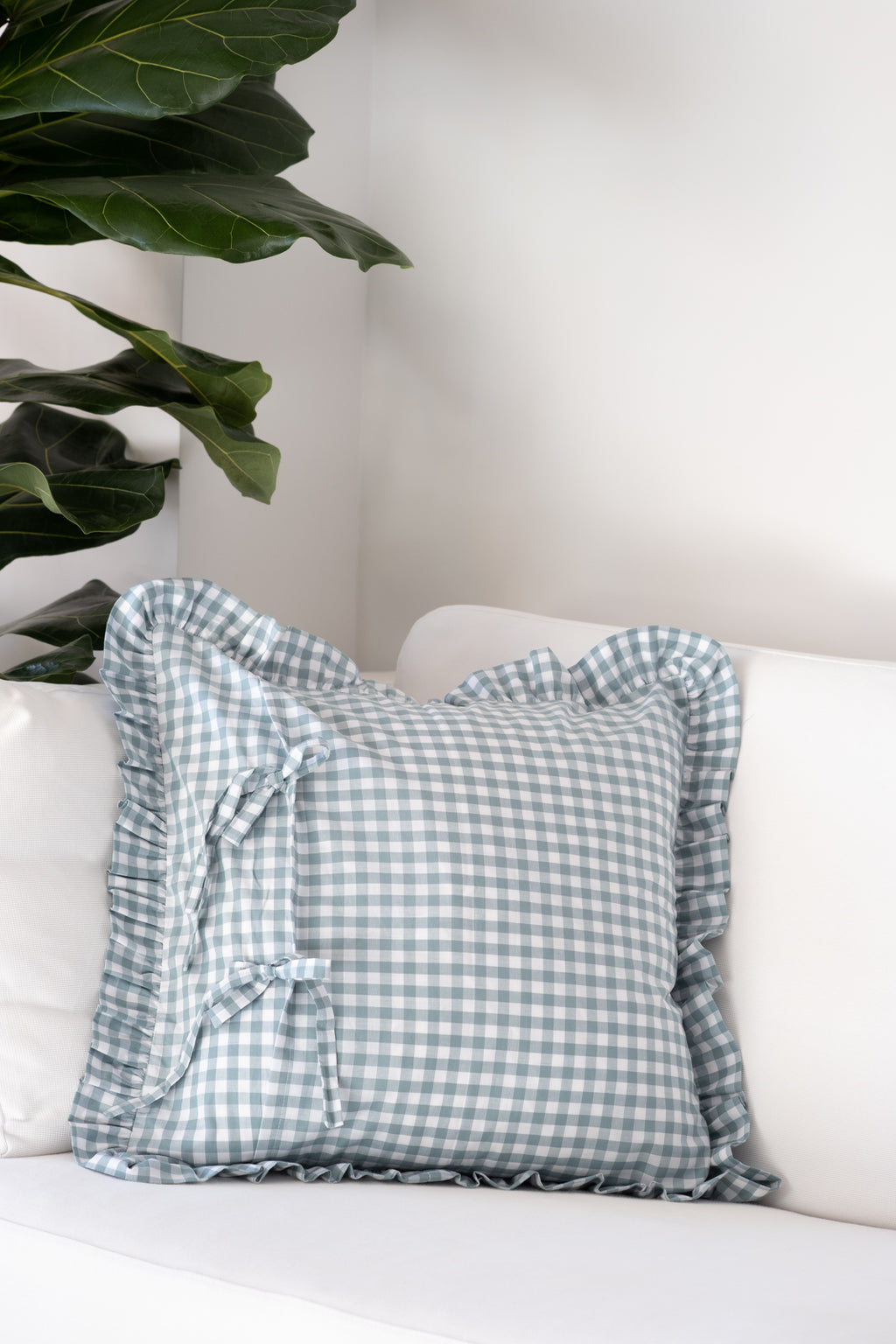 Funda Cojín 50x50 con volante Vichy menta